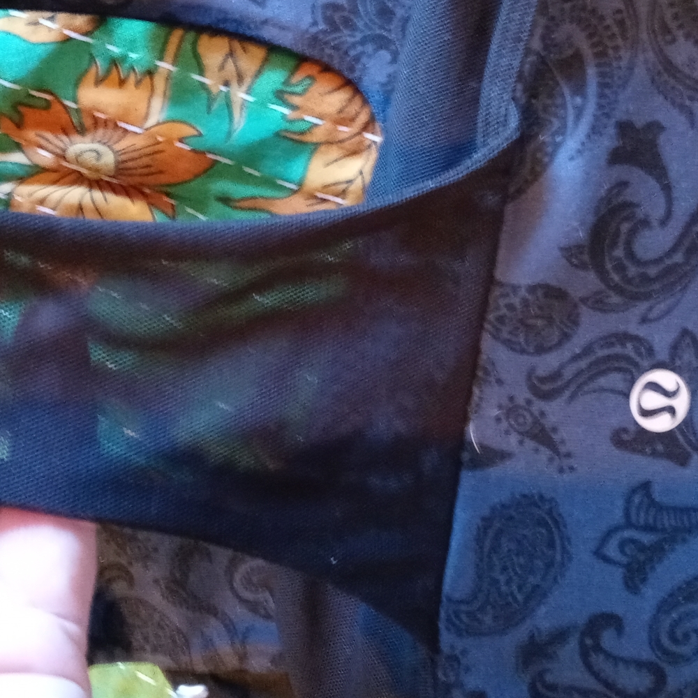 Lululemon Blue Paisley Work out Tank - Picture 3 of 9